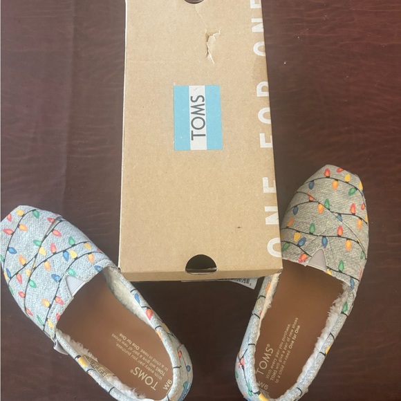 Toms Gray Flats with Colorful Glow in Dark Light Pattern in box - Picture 3 of 8
